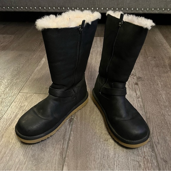 Women’s UGG Black Kensington Moto Leather Ugg Boots Size 5 - Picture 3 of 15